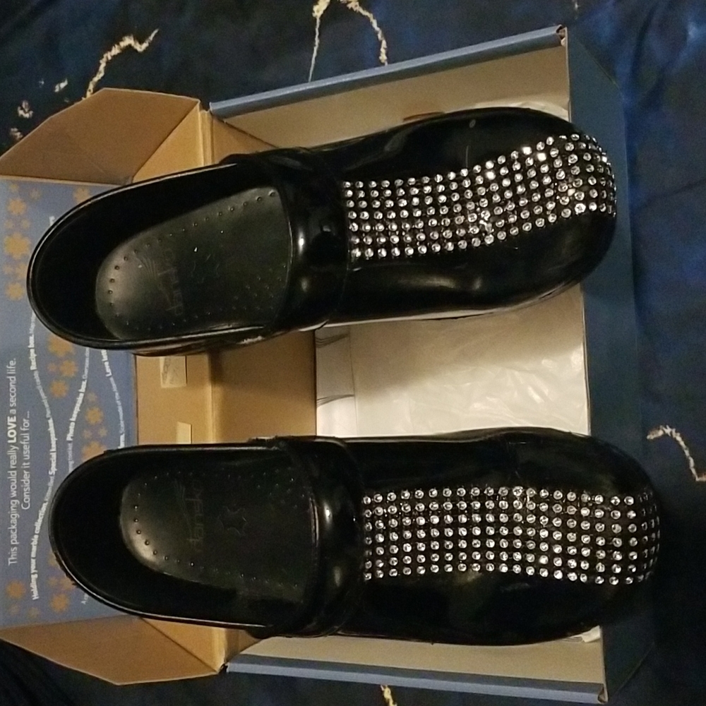 Nursing shoes